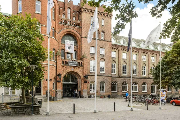 AF-borgen in Lund, a castle-like red brick building.